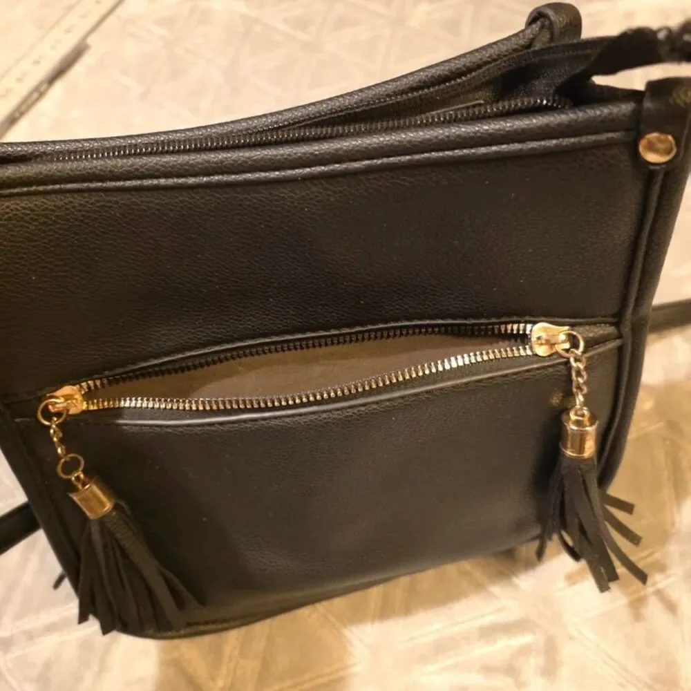N/A black purse